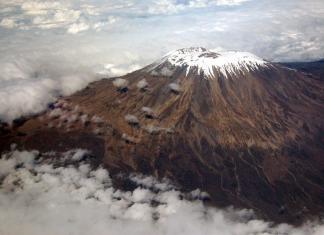 Вулкан оль дойньо ленгаи, танзания Вулкан в танзании